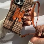 قاب موبایل ( آیفون ) سلین استریپ پارچه ای قهوه ای جاکارتی + بند بلند