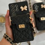 قاب موبایل سامسونگ مشکی بند زنجیری بلند بالشتی پروانه ای جاکارتی دار