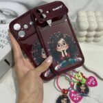 دخترک کیوت همراه استند آینه ای و آویز