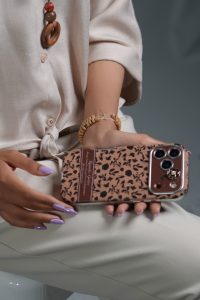 قاب موبایل آیفون گل و برگ پاییزی - تصویر 4