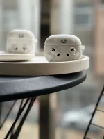 کاور ایرپاد سیلیکونی Airpods in Hands (کدa0122)